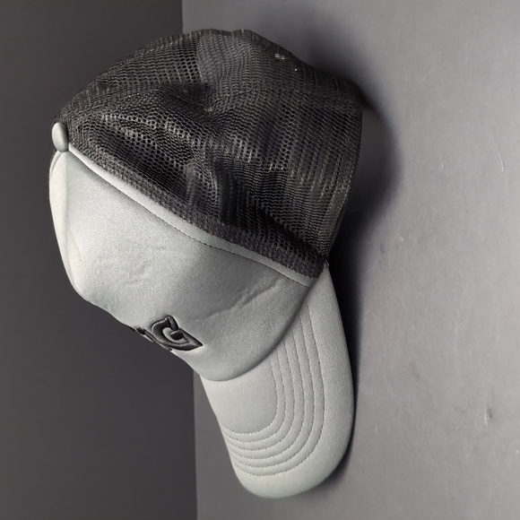 Lug,Two-tone Gray Mens Mesh/Snapback Trucker Hat. - Picture 2 of 8